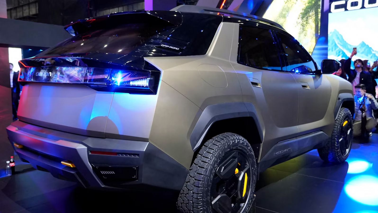 Νέο Omoda X: Plug-in hybrid SUV 279 ίππων που περνά μέσα από νερό 